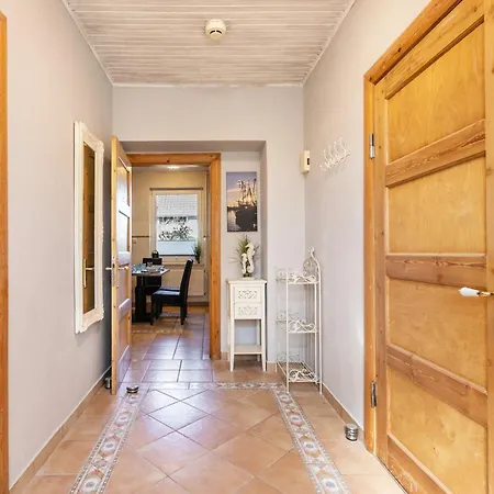 Von Osten Apartment *
